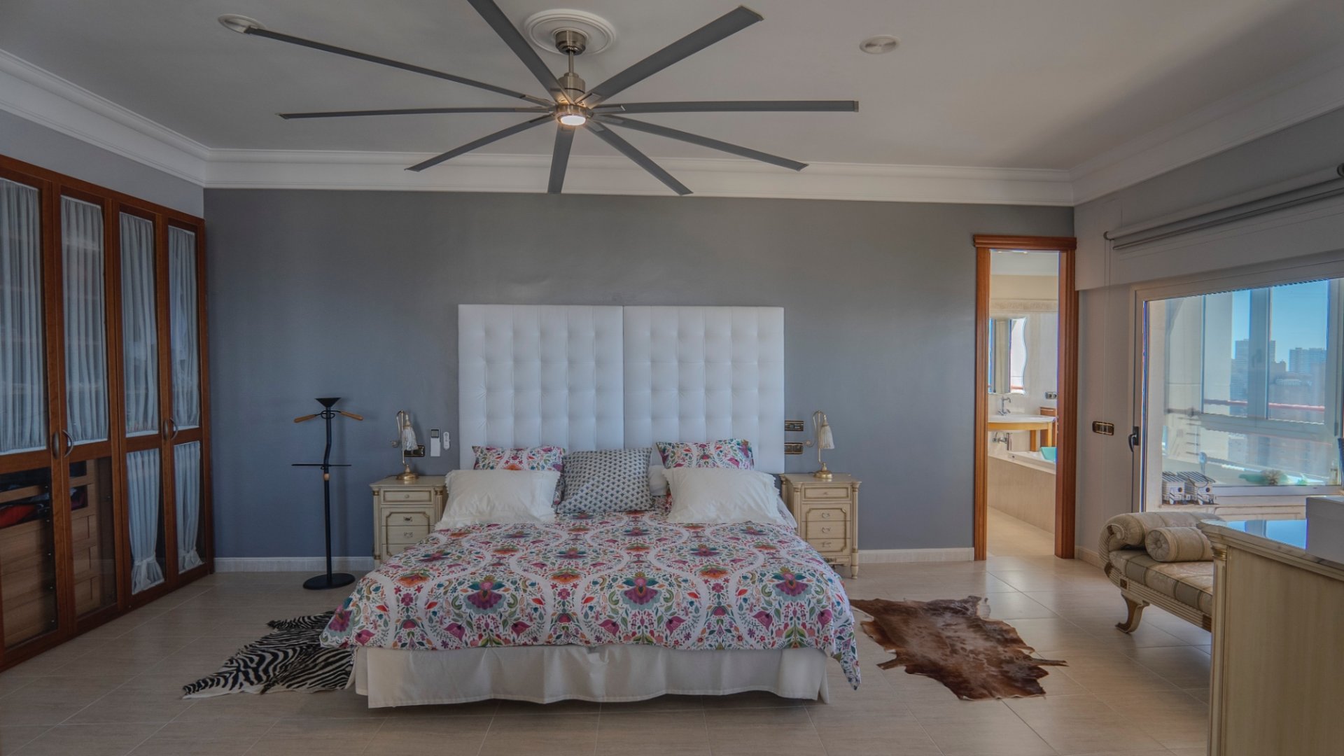 Apartment in Benidorm, Alicante, Spain 5 bedrooms, 412 sq.m. No. 120164