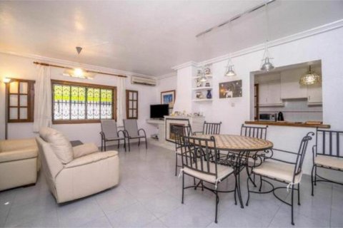 House in La Zenia, Alicante, Spain 4 bedrooms, 170 sq.m. No. 120161