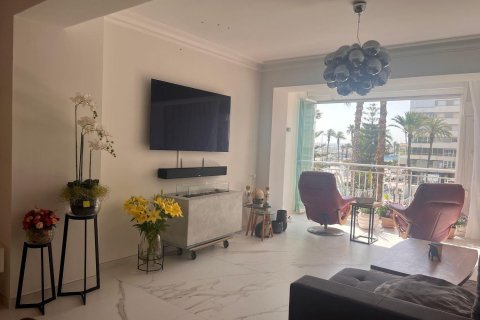 Apartment in Torrevieja, Alicante, Spain 3 bedrooms, 105 sq.m. No. 125349