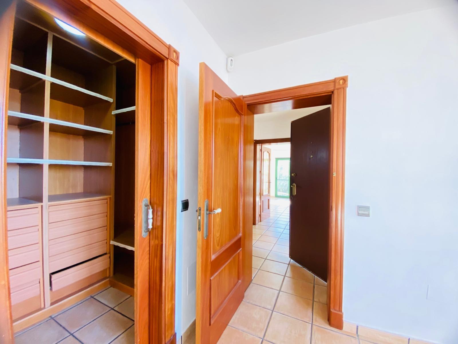 Villa in La Florida, Alicante, Spanien 2 Schlafzimmer, 304 m2 Nr. 125412