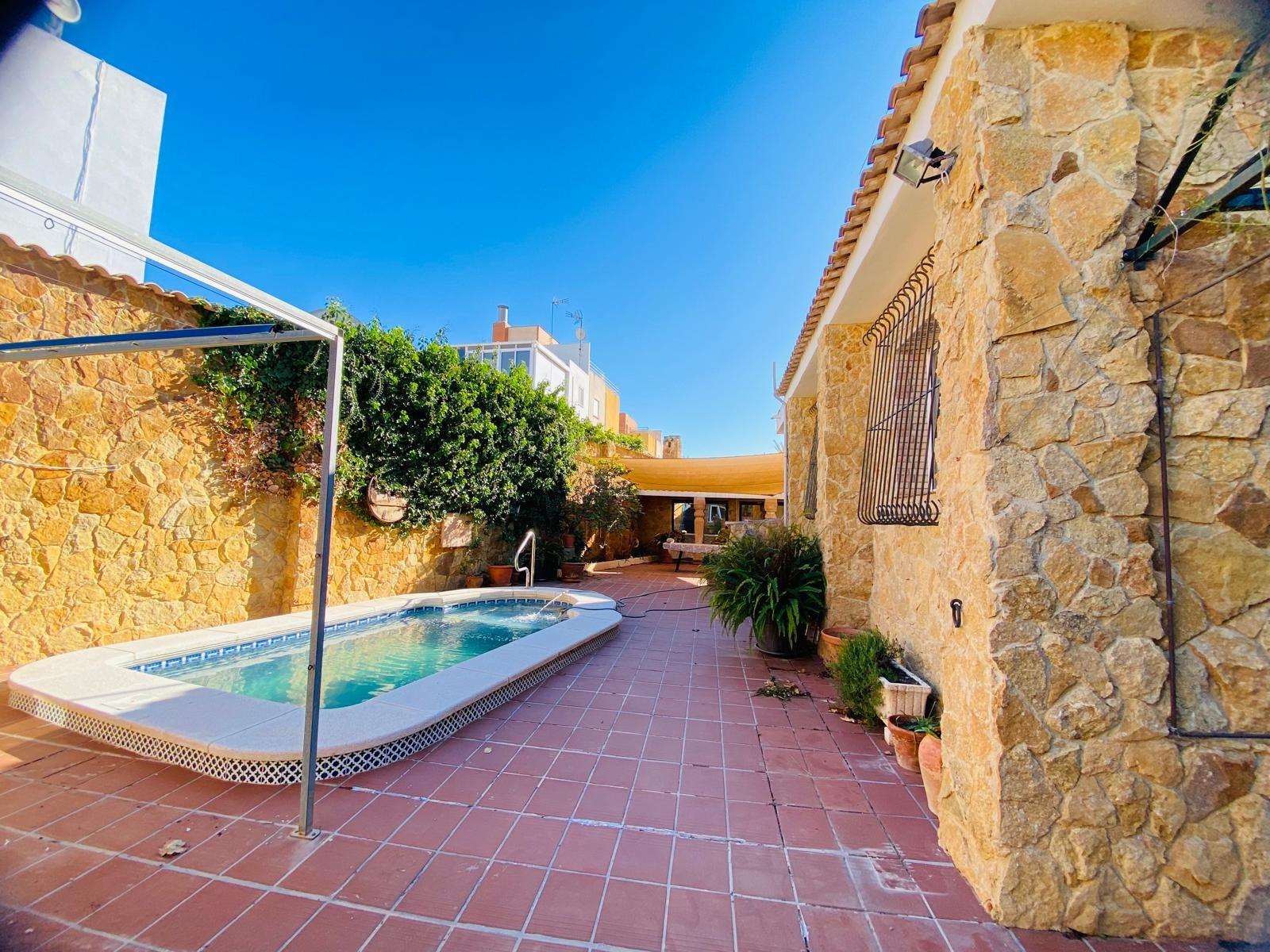 Villa in La Florida, Alicante, Spanien 2 Schlafzimmer, 304 m2 Nr. 125412