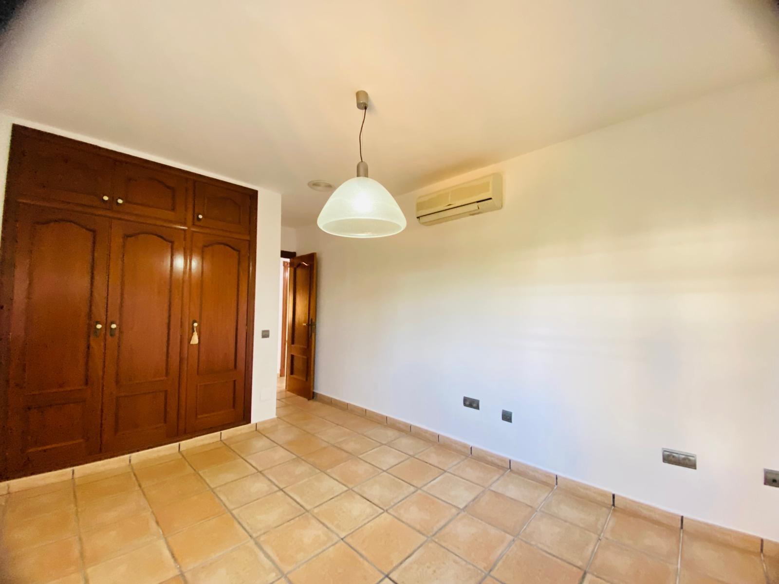 Villa in La Florida, Alicante, Spanien 2 Schlafzimmer, 304 m2 Nr. 125412