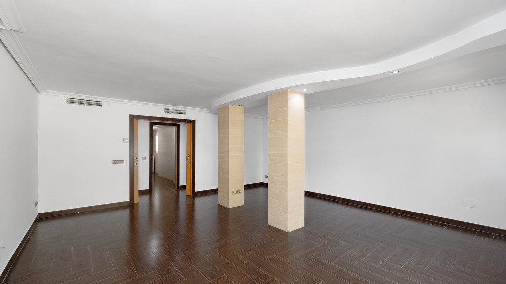 Apartment à Malaga, Espagne 3 chambres, 165 m2 No. 122437