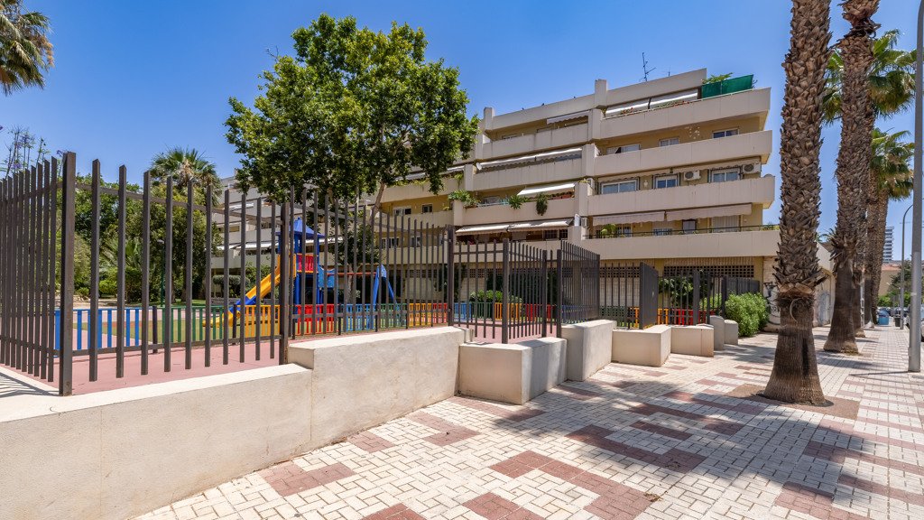 Apartment à Malaga, Espagne 3 chambres, 165 m2 No. 122437