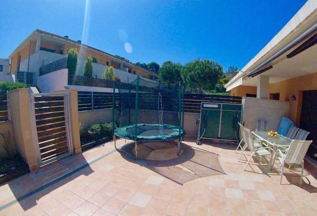 Radhus i Lloret de Mar, Girona, Spanien 3 sovrum, 160 kvm. Nr. 130387