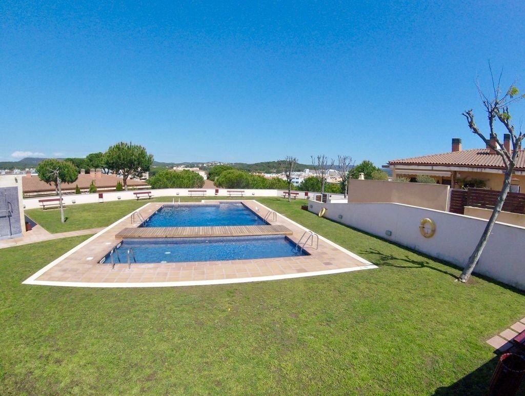 Radhus i Lloret de Mar, Girona, Spanien 3 sovrum, 160 kvm. Nr. 130387