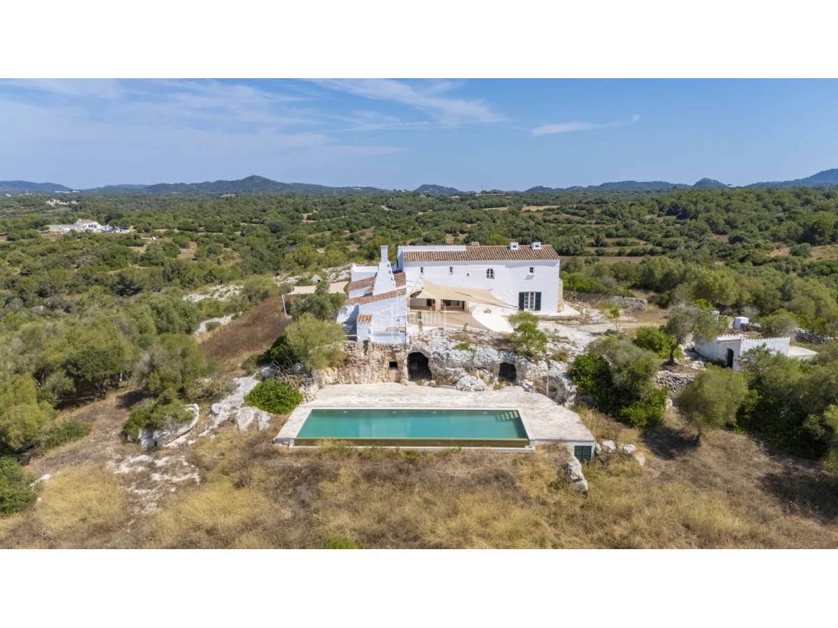 Hus i Alaior, Menorca, Spanien 7 sovrum, 875 kvm. Nr. 37003