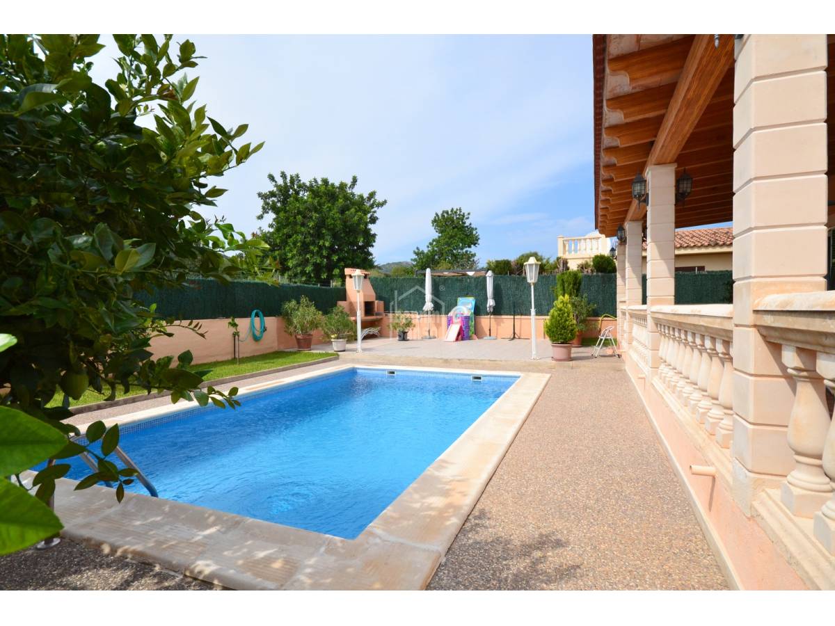 Kaupunkipientalo Cala Millor, Mallorca, Espanja 5 makuuhuonetta, 348 m2 No. 127968