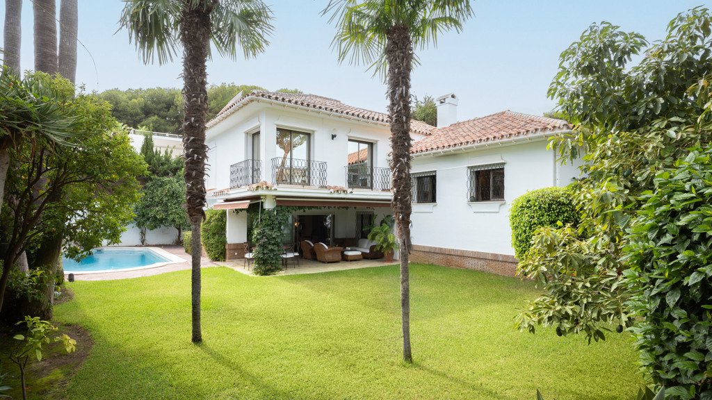 Villa a Marbella, Malaga, Spagna 6 camere da letto, 453.81 mq. N° 121551