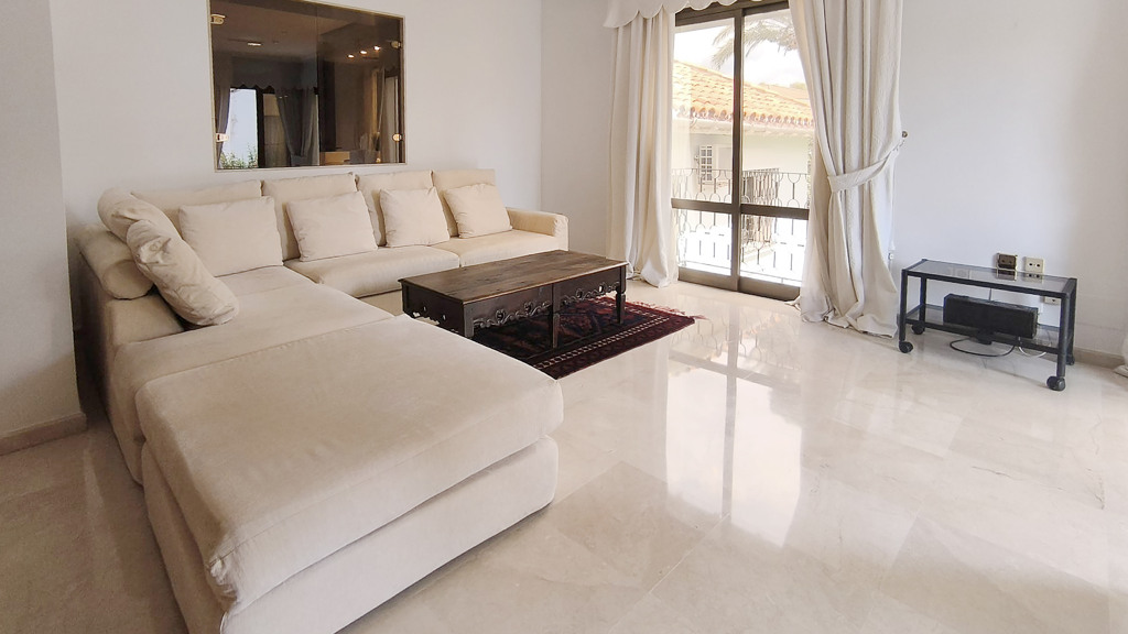 Villa a Marbella, Malaga, Spagna 6 camere da letto, 453.81 mq. N° 121551