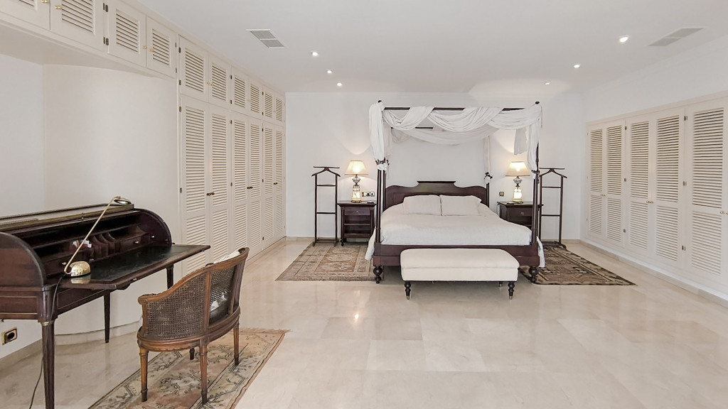 Villa a Marbella, Malaga, Spagna 6 camere da letto, 453.81 mq. N° 121551