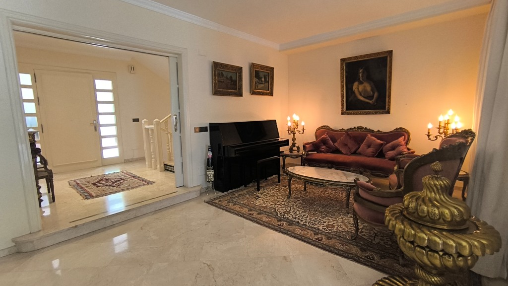 Villa a Marbella, Malaga, Spagna 6 camere da letto, 453.81 mq. N° 121551