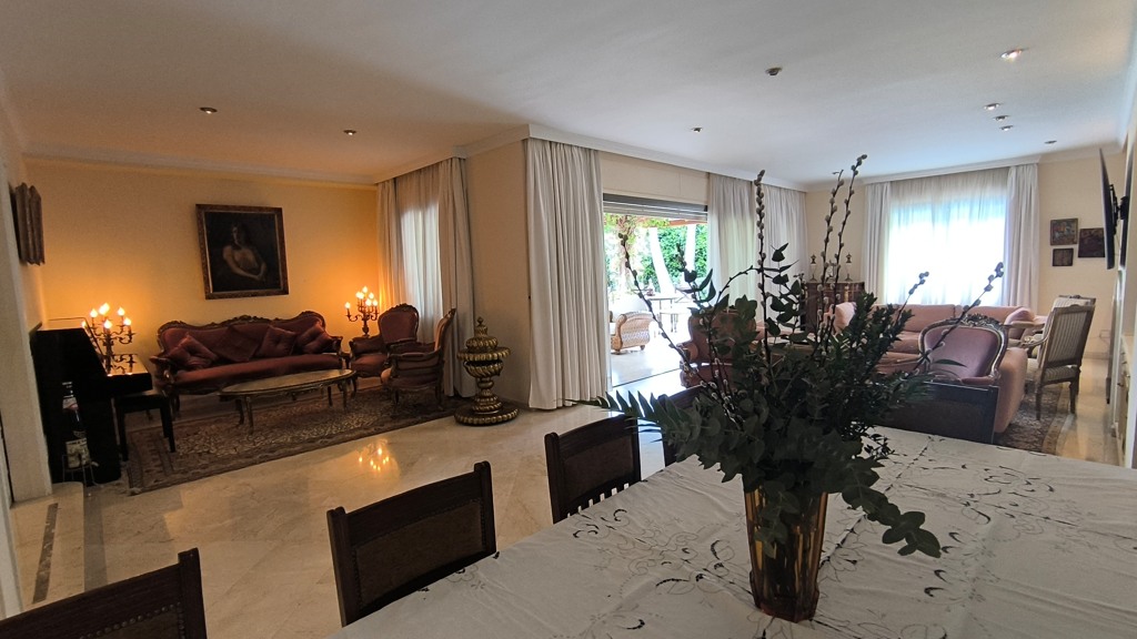 Villa a Marbella, Malaga, Spagna 6 camere da letto, 453.81 mq. N° 121551