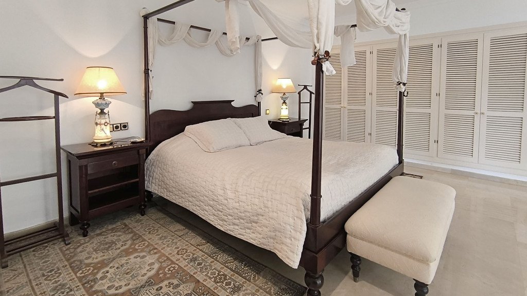 Villa a Marbella, Malaga, Spagna 6 camere da letto, 453.81 mq. N° 121551