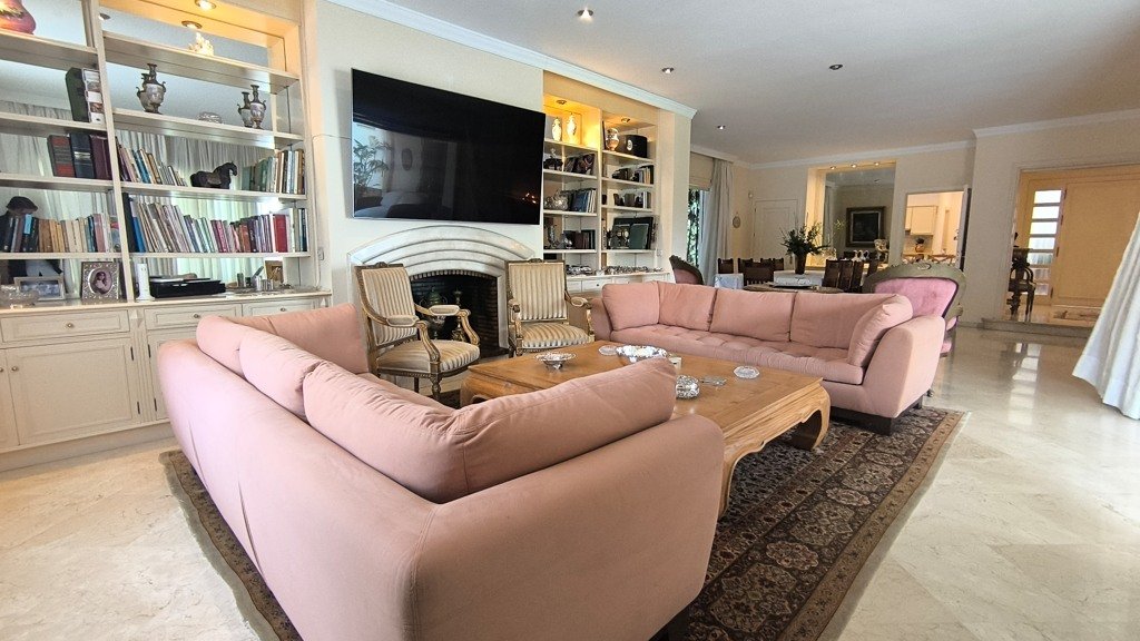 Villa a Marbella, Malaga, Spagna 6 camere da letto, 453.81 mq. N° 121551