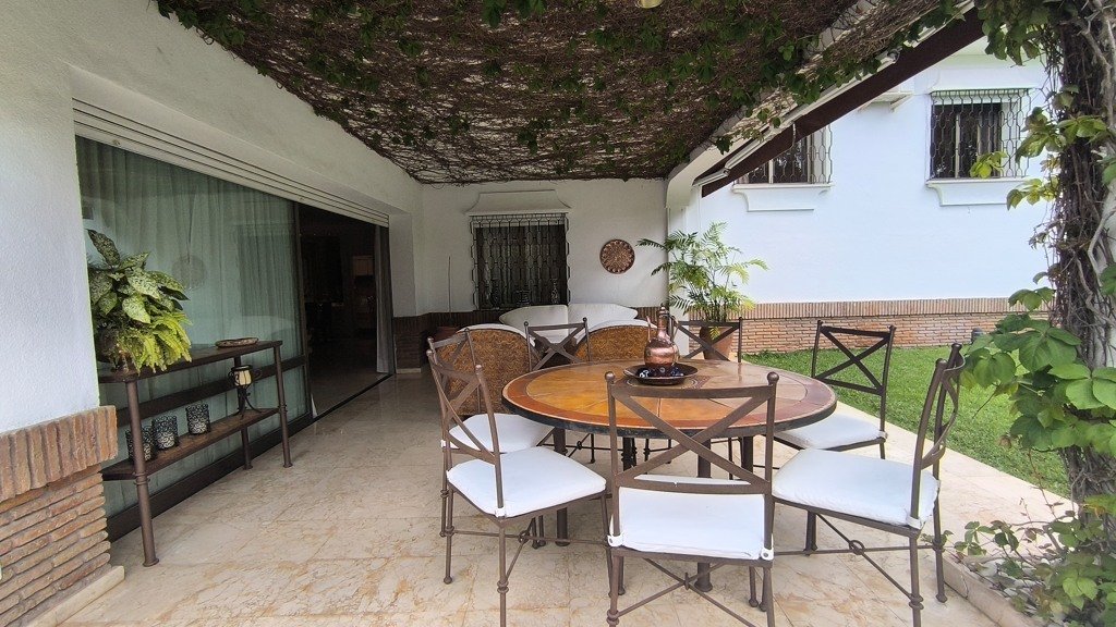 Villa a Marbella, Malaga, Spagna 6 camere da letto, 453.81 mq. N° 121551