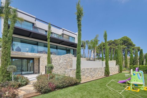 House in Lloret de Mar, Girona, Spain 4 bedrooms, 500 sq.m. No. 130376