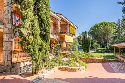 Huvila Becerril de la Sierra, Madrid, Espanja 8 makuuhuonetta, 516 m2 No. 122409