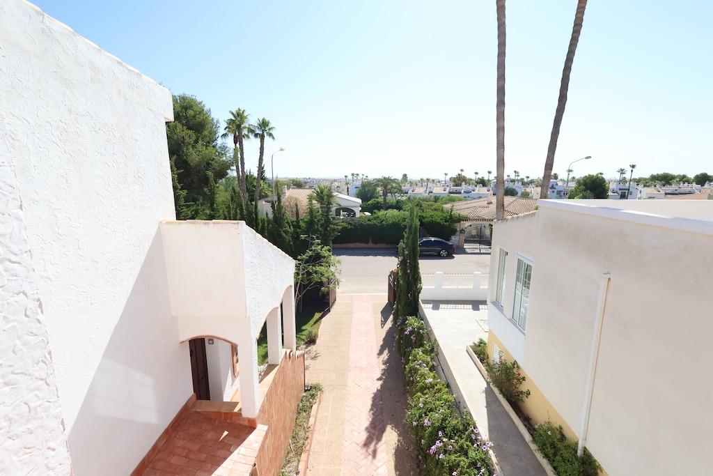 Villa à Alicante, Espagne 4 chambres, 189 m2 No. 129739