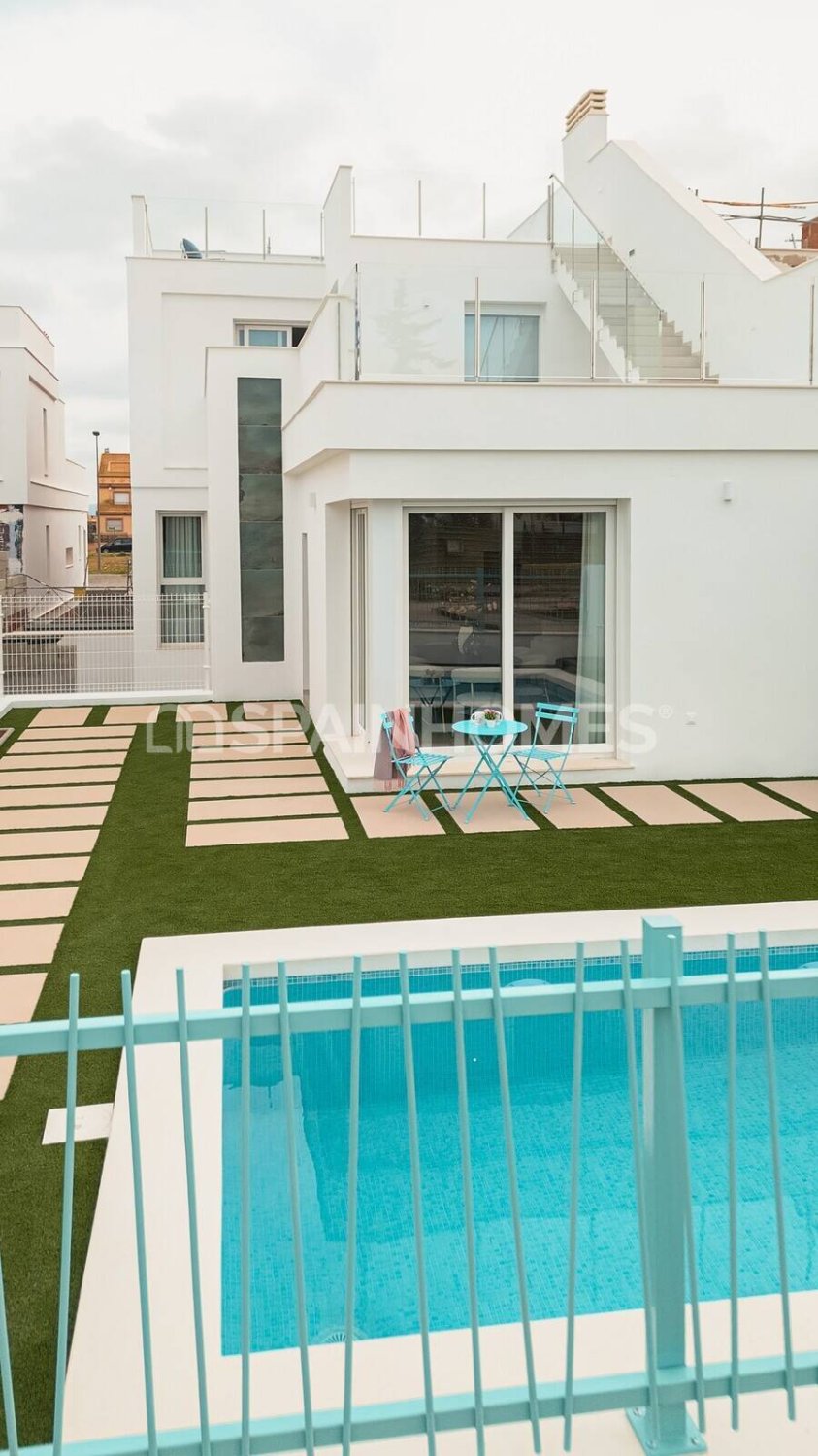 Villa à Los Alcazares, Murcia, Espagne 3 chambres, 150 m2 No. 120741