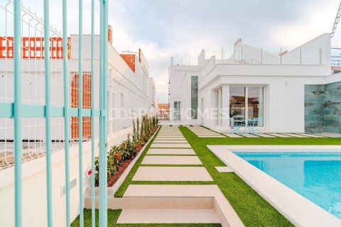 Villa à Los Alcazares, Murcia, Espagne 3 chambres, 150 m2 No. 120741