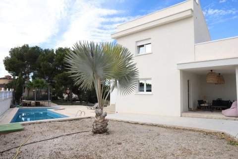 Villa in Ciudad Quesada, Alicante, Spain 5 bedrooms, 158 sq.m. No. 131602