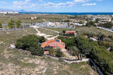 Villa in El Altet, Alicante, Spanien 8 Schlafzimmer, 243 m2 Nr. 125045