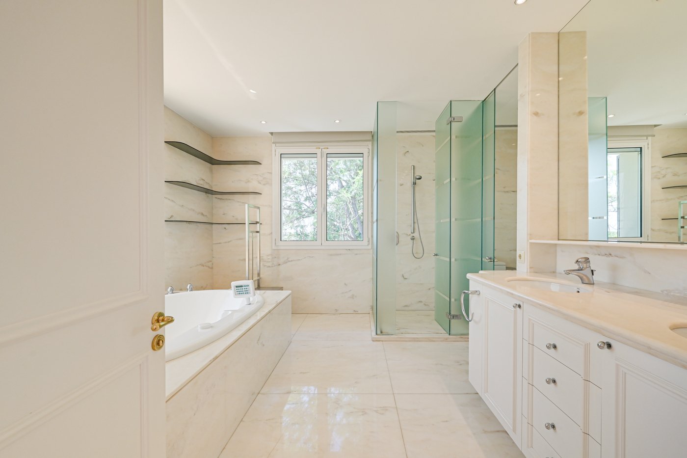 Talo Sitges, Barcelona, Espanja 5 makuuhuonetta, 910 m2 No. 130398