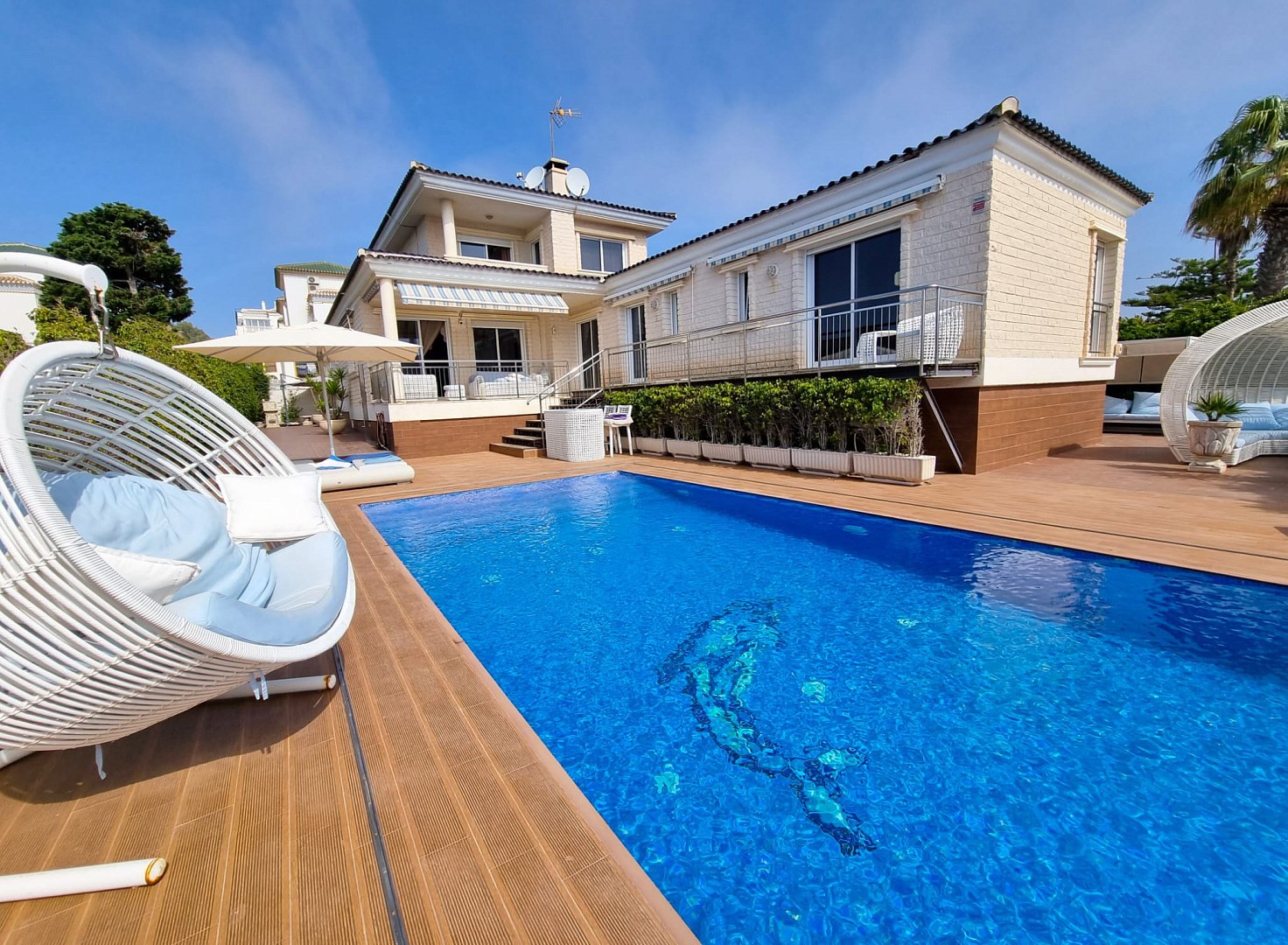 House in Torrevieja, Alicante, Spain 5 bedrooms, 380 sq.m. No. 130397
