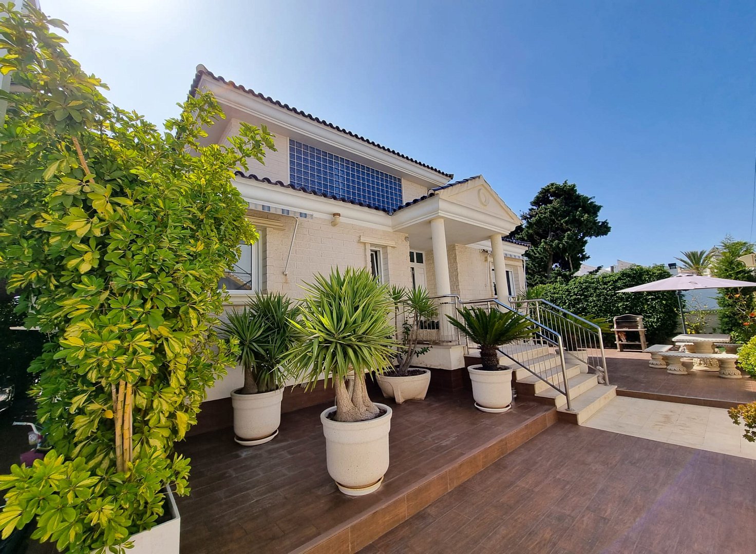 House in Torrevieja, Alicante, Spain 5 bedrooms, 380 sq.m. No. 130397
