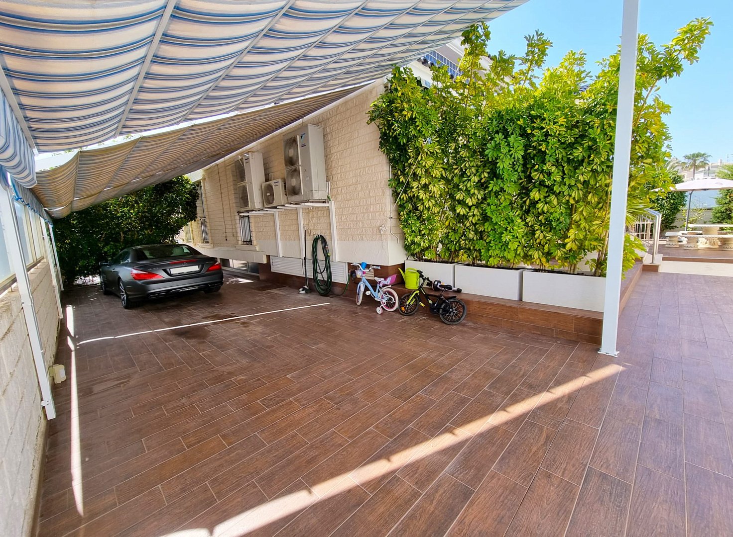 House in Torrevieja, Alicante, Spain 5 bedrooms, 380 sq.m. No. 130397
