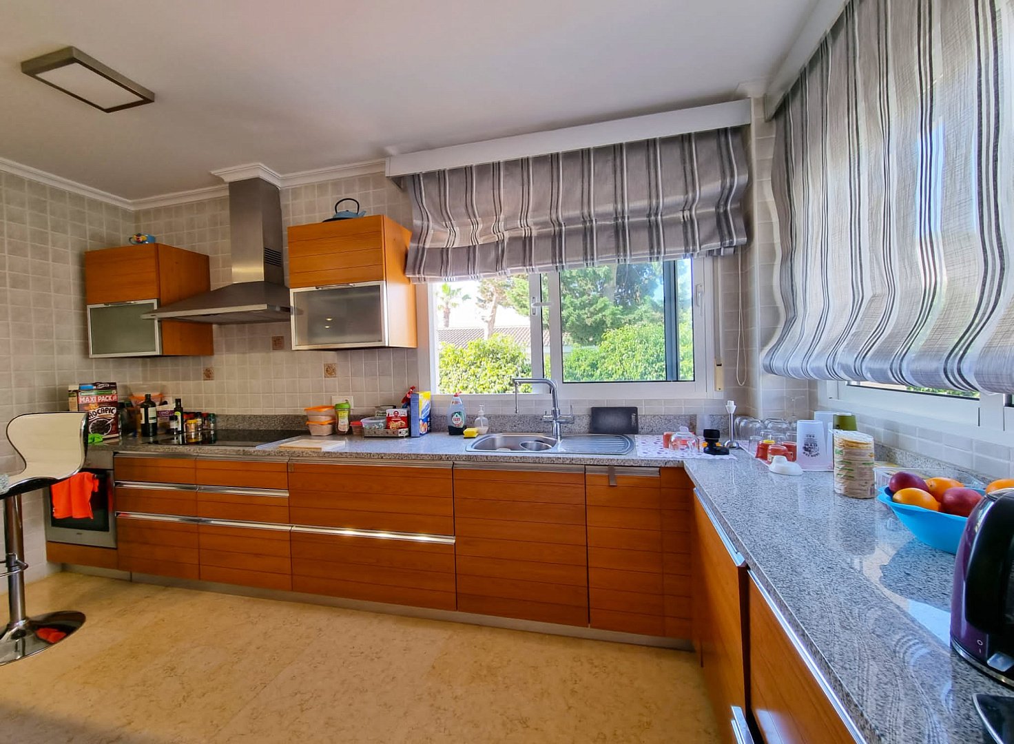 House in Torrevieja, Alicante, Spain 5 bedrooms, 380 sq.m. No. 130397