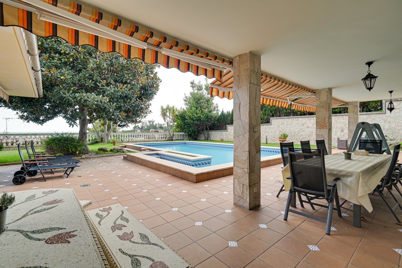 Māja Blanes, Girona, Spānijā 6 istabas, 654 m2 Nr. 130395