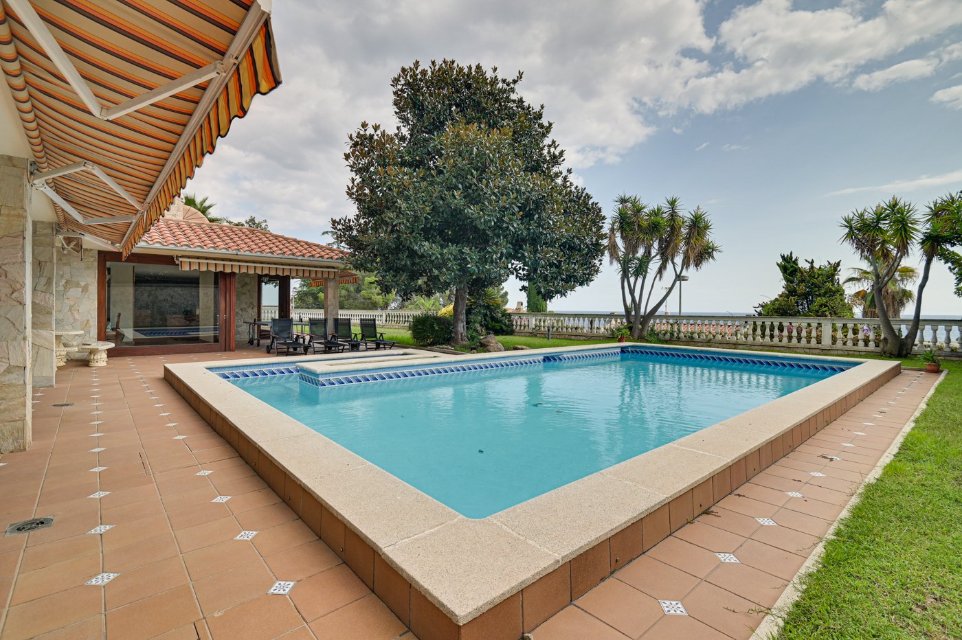 Māja Blanes, Girona, Spānijā 6 istabas, 654 m2 Nr. 130395