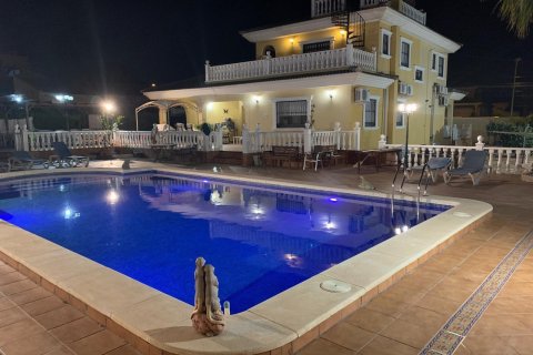 Villa in Los Balcones, Alicante, Spanien 6 Schlafzimmer, 340 m2 Nr. 126936