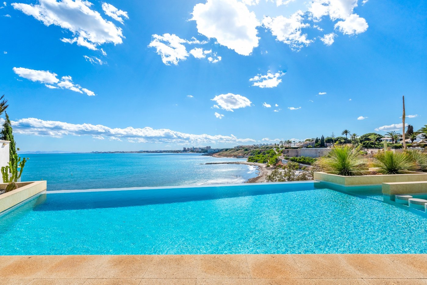 Villa in Cabo Roig, Alicante, Spanien 6 Schlafzimmer, 479 m2 Nr. 125930