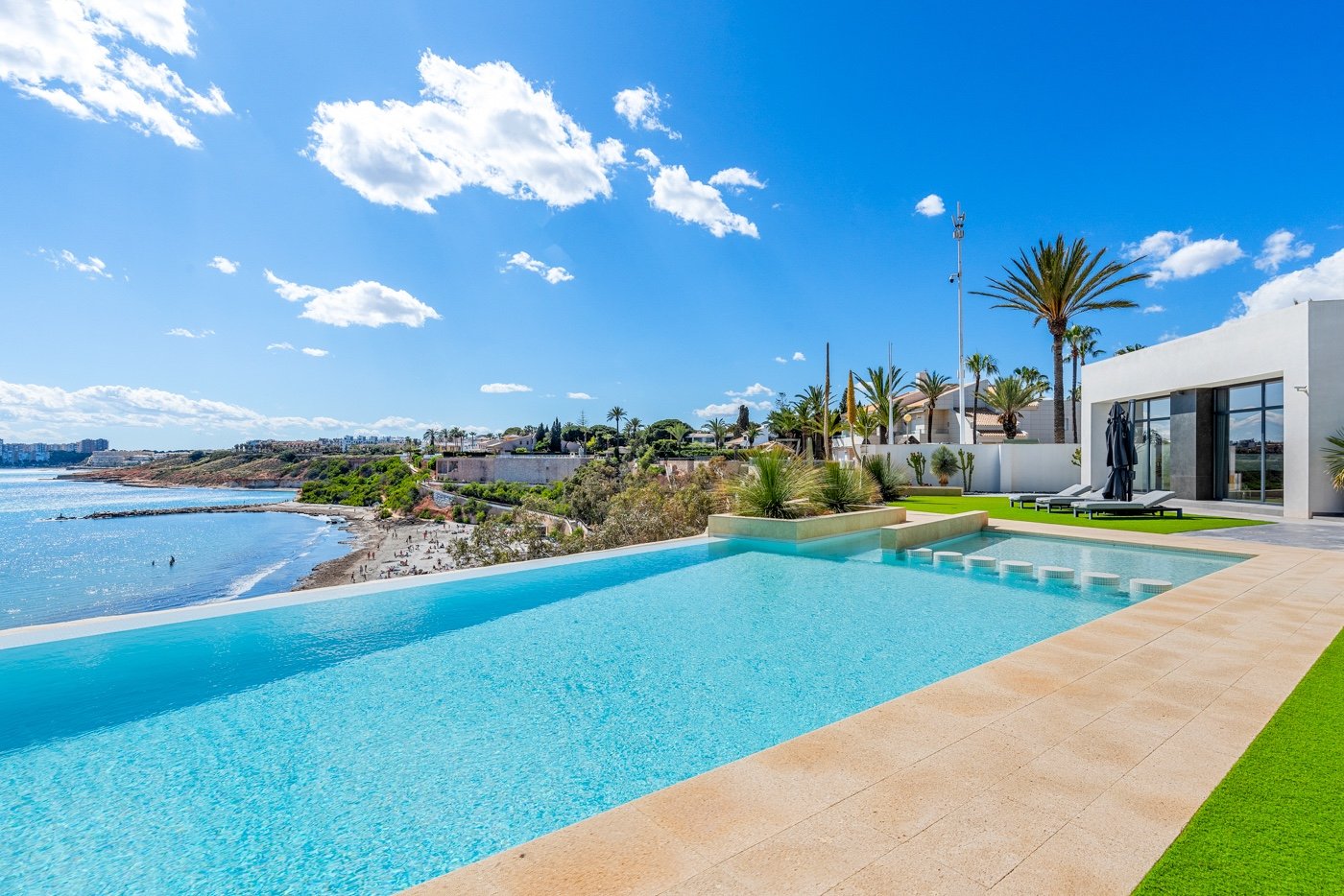 Villa in Cabo Roig, Alicante, Spanien 6 Schlafzimmer, 479 m2 Nr. 125930