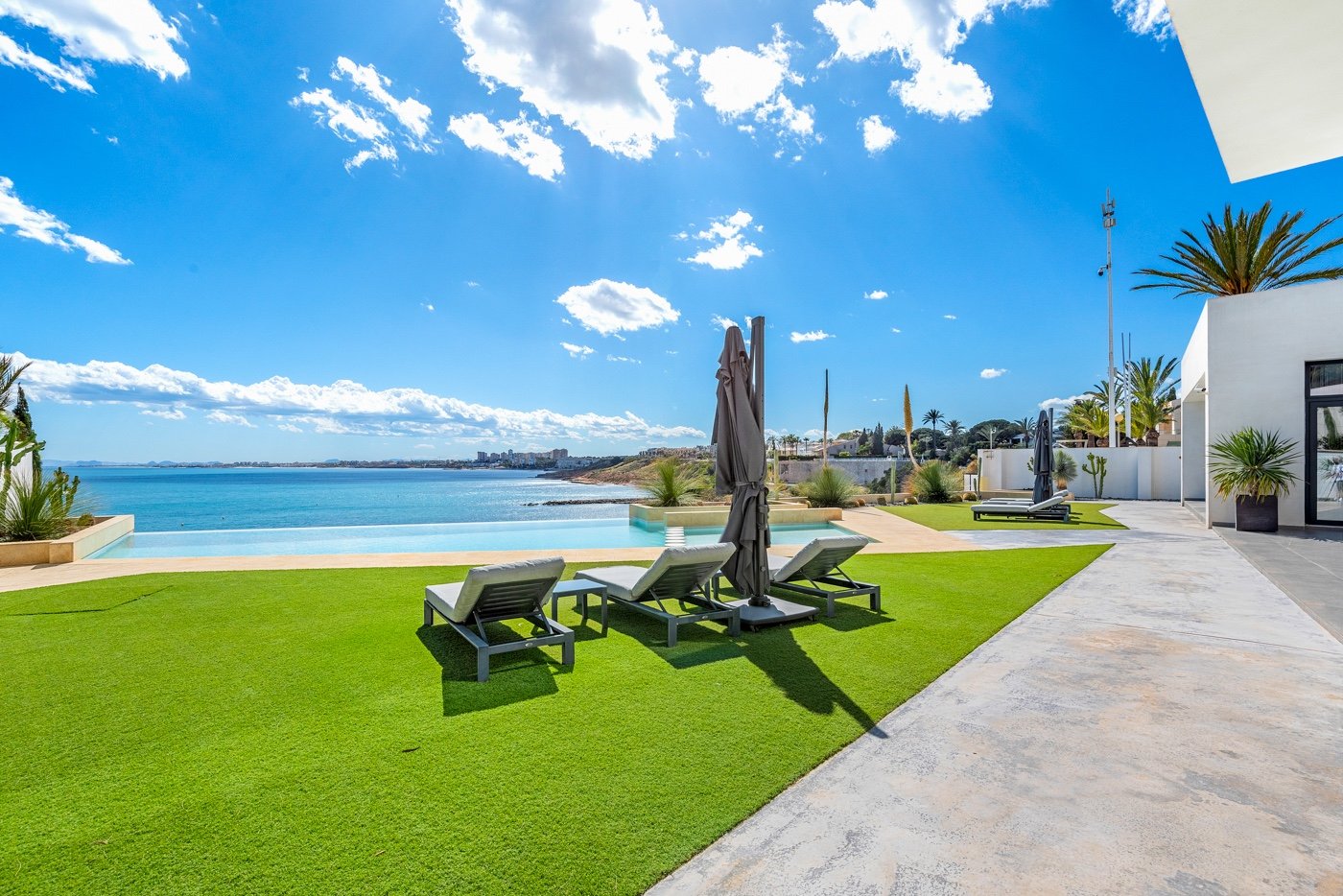 Villa in Cabo Roig, Alicante, Spanien 6 Schlafzimmer, 479 m2 Nr. 125930