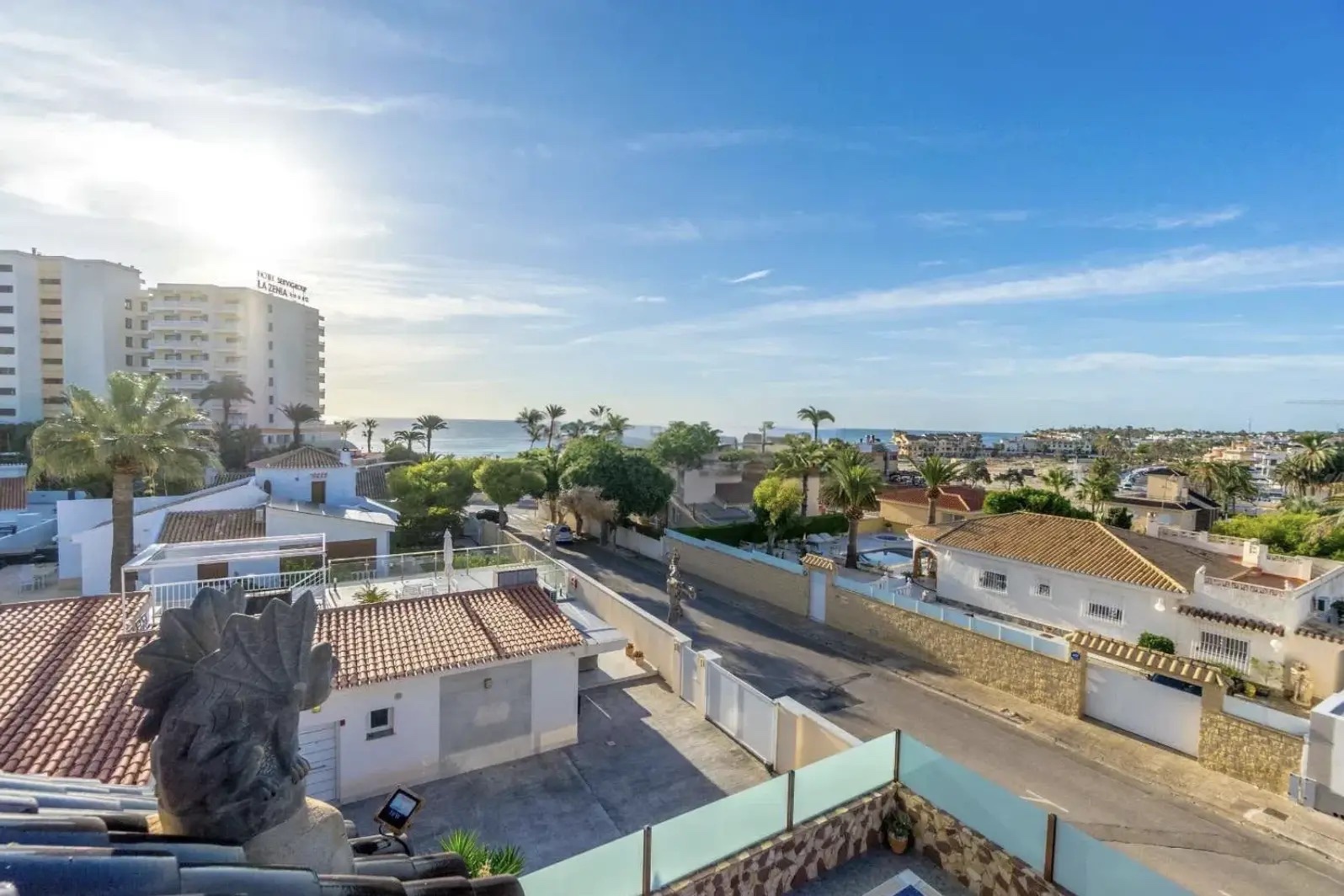 Villa i La Zenia, Alicante, Spanien 4 sovrum, 400 kvm. Nr. 125909