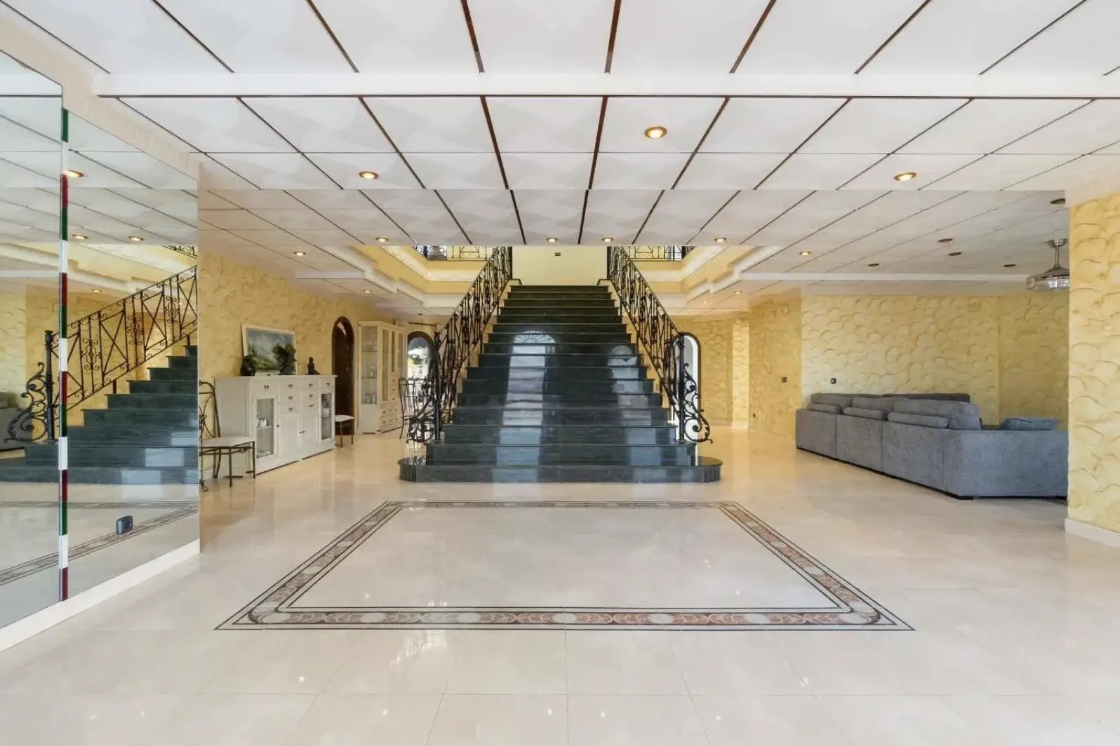 Villa i La Zenia, Alicante, Spanien 4 sovrum, 400 kvm. Nr. 125909