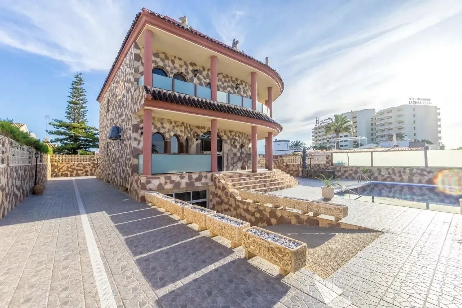Villa i La Zenia, Alicante, Spanien 4 sovrum, 400 kvm. Nr. 125909