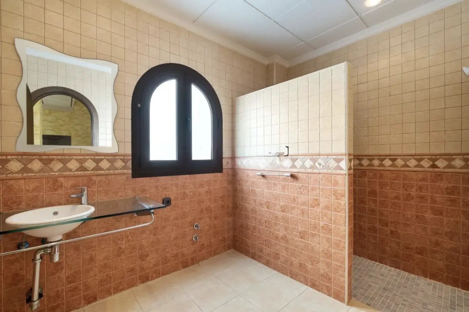 Villa i La Zenia, Alicante, Spanien 4 sovrum, 400 kvm. Nr. 125909