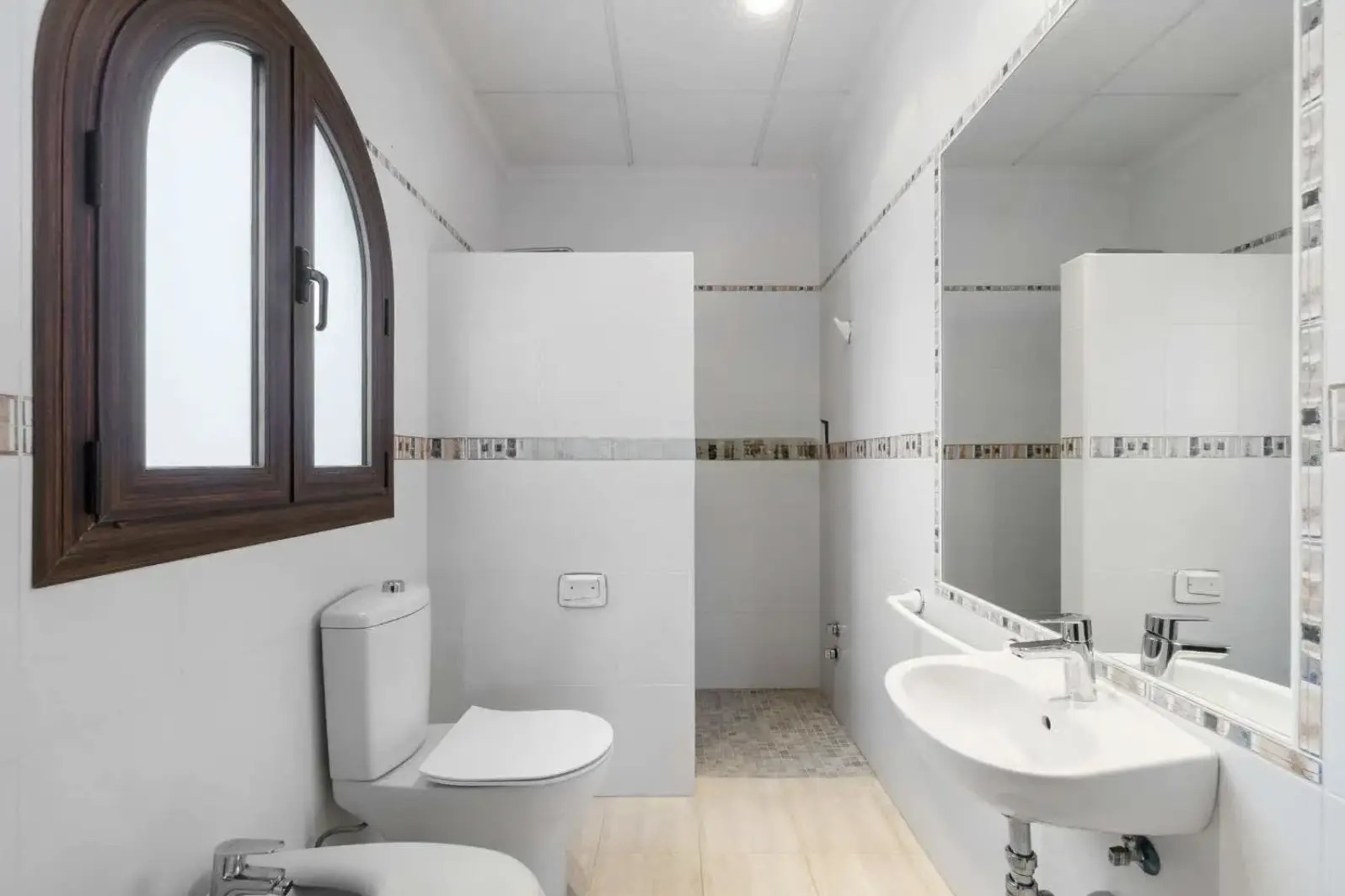 Villa i La Zenia, Alicante, Spanien 4 sovrum, 400 kvm. Nr. 125909