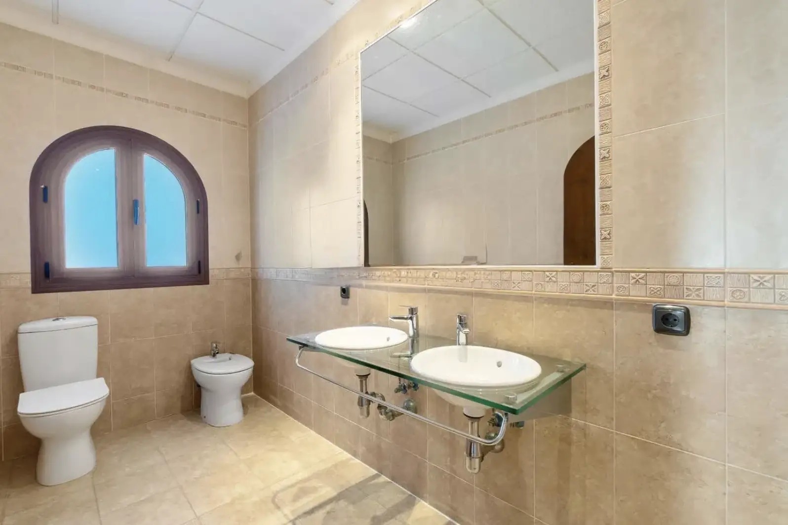 Villa i La Zenia, Alicante, Spanien 4 sovrum, 400 kvm. Nr. 125909