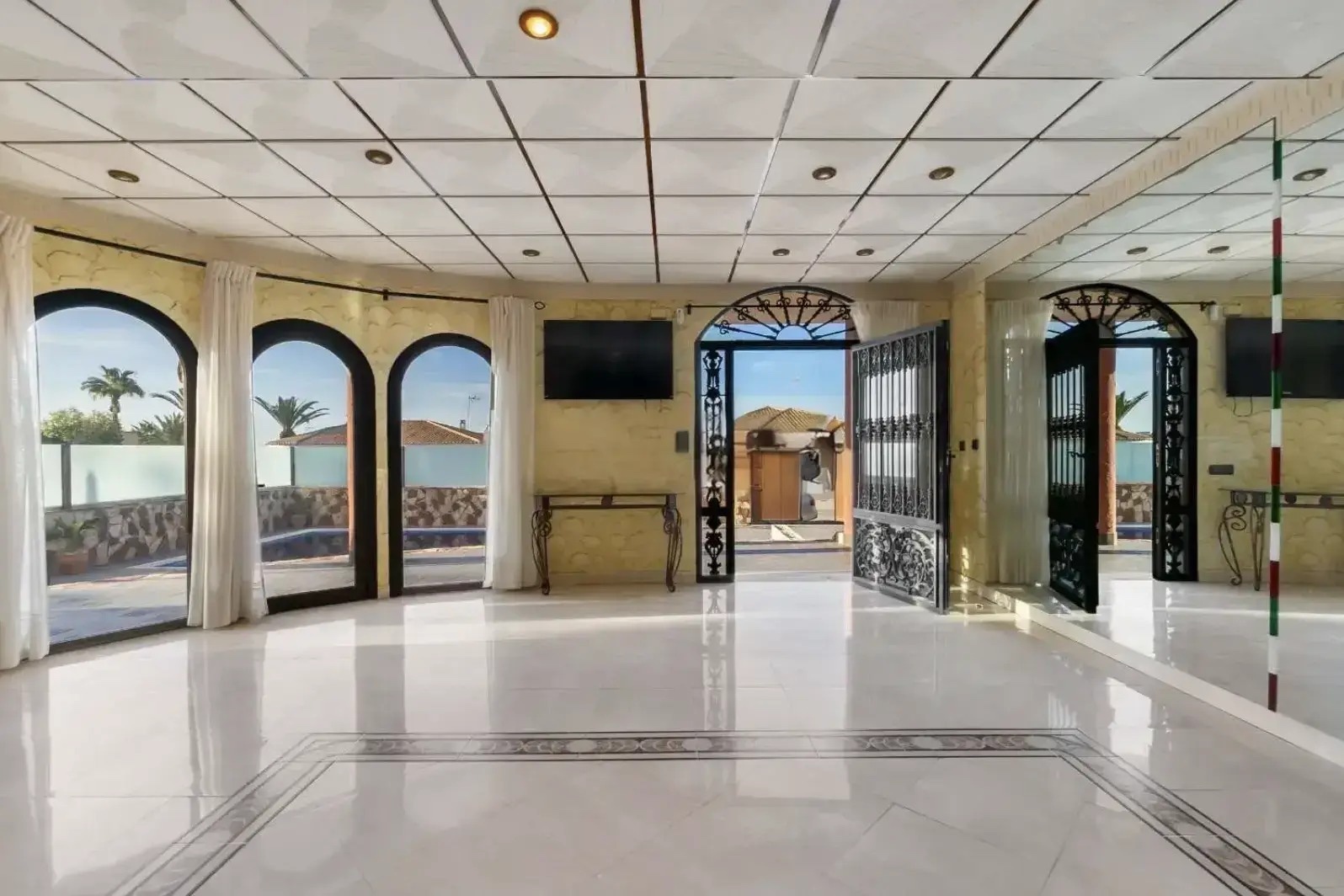 Villa i La Zenia, Alicante, Spanien 4 sovrum, 400 kvm. Nr. 125909