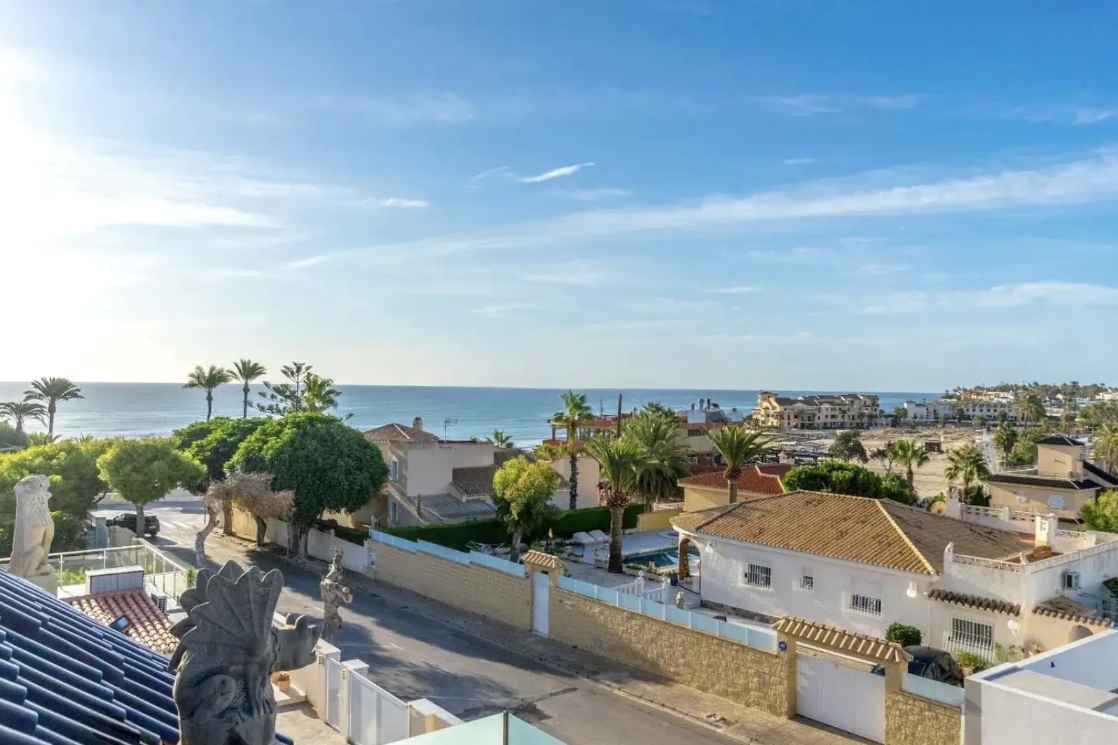 Villa i La Zenia, Alicante, Spanien 4 sovrum, 400 kvm. Nr. 125909