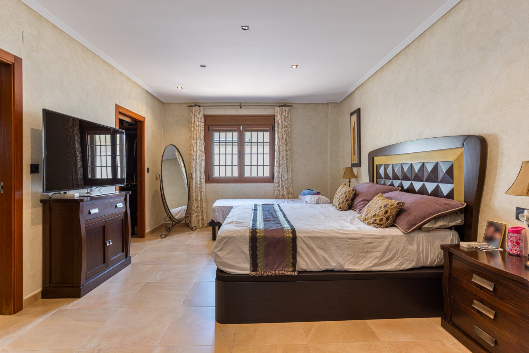 Villa i Los Montesinos, Alicante, Spanien 4 sovrum, 417 kvm. Nr. 129322