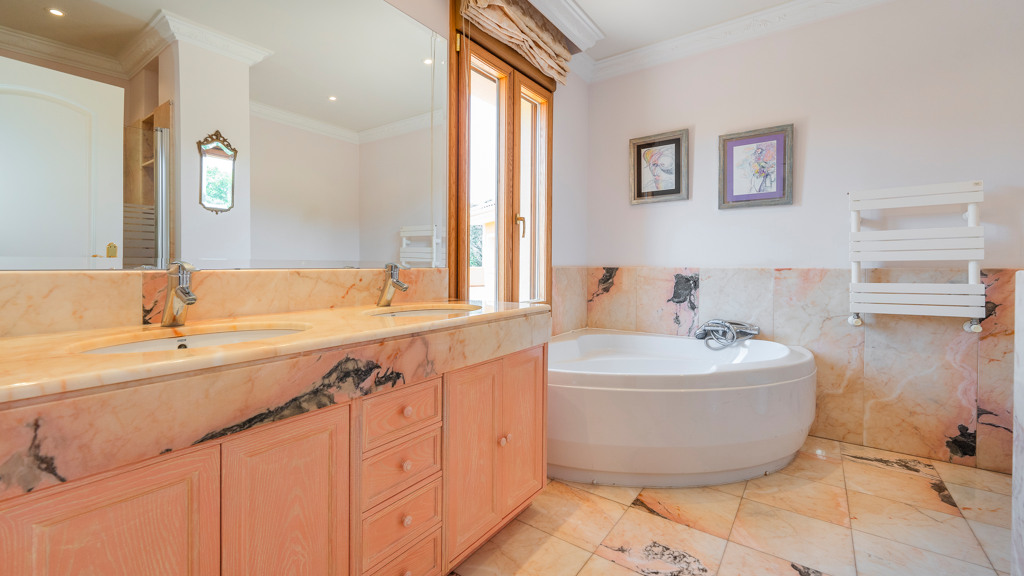 Villa i Ciudalcampo, Madrid, Spanien 5 sovrum, 671 kvm. Nr. 122205