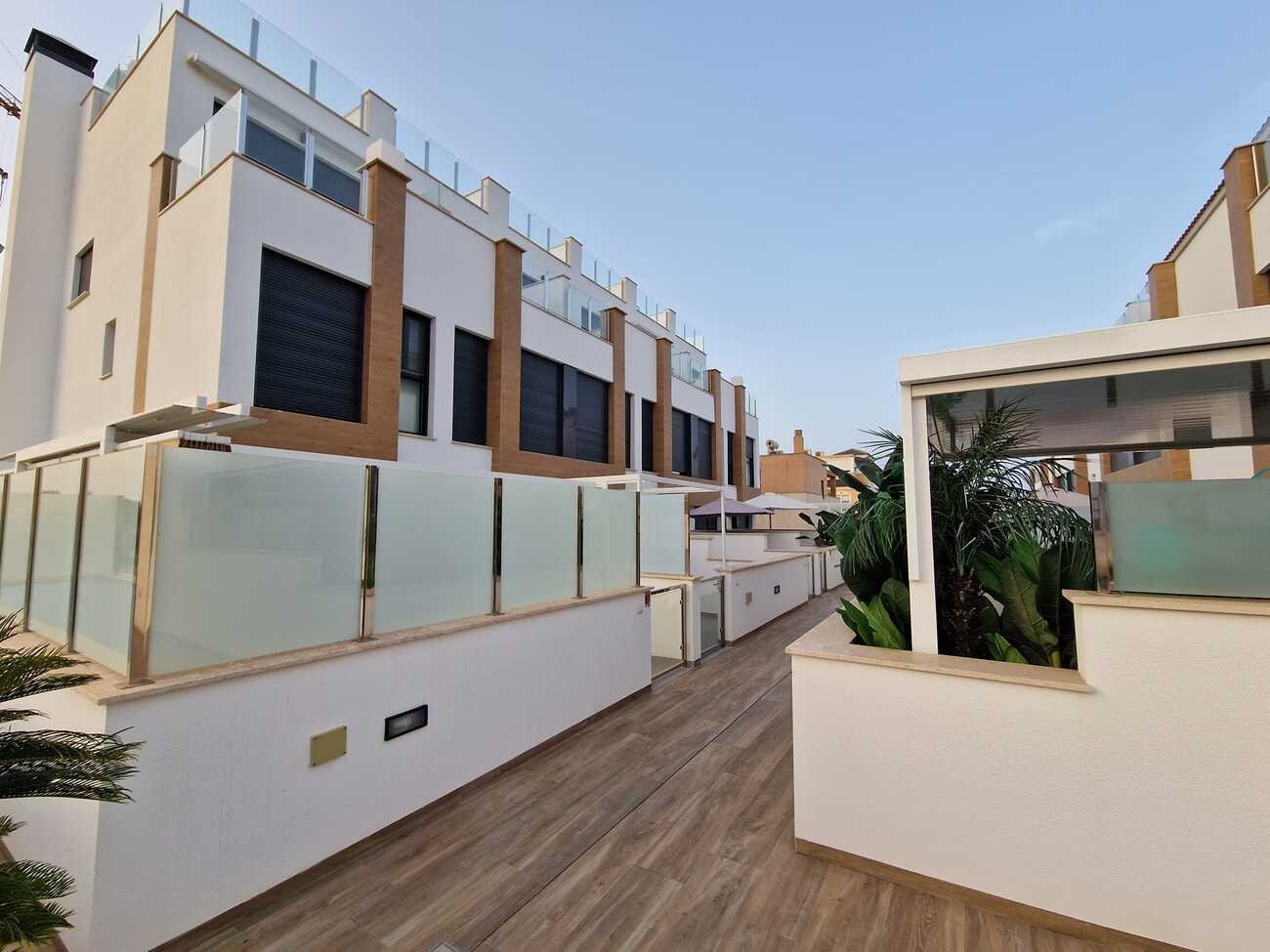 Townhouse à Guardamar del Segura, Alicante, Espagne 3 chambres,  No. 131946