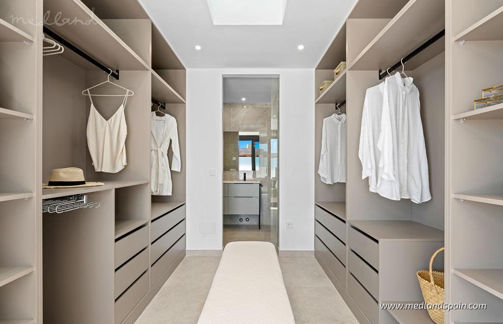 Huvila La Nucia, Alicante, Espanja 4 makuuhuonetta, 306 m2 No. 129938